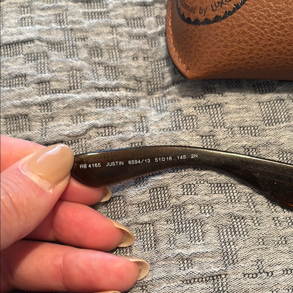 Ray-Ban Justin Classic Sunglasses - Picture 4 of 7